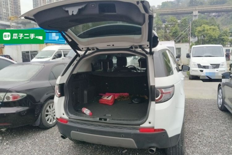 Used Land Rover Discovery Sport 2018 240 PS SE Version Trunk