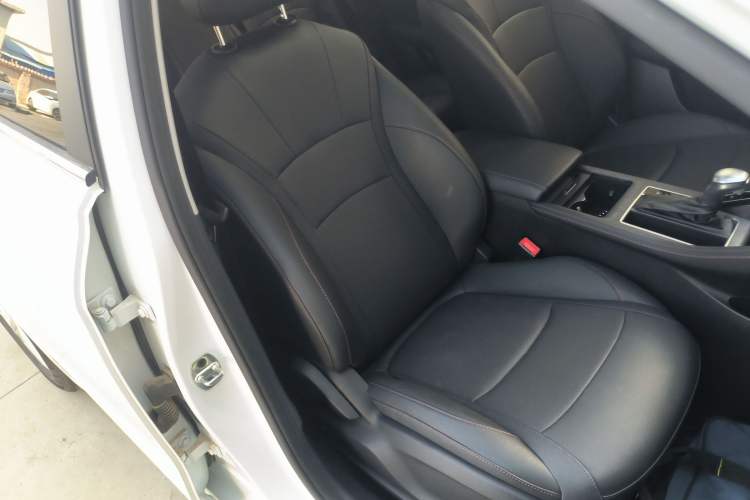 Used Roewe i5 2026 Model 1.5L CVT Luxury Version
