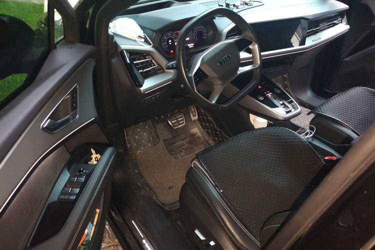 Used Audi Q5 e-tron 2023 40 e-tron Starry Edition Mecha Kit Driver Seat