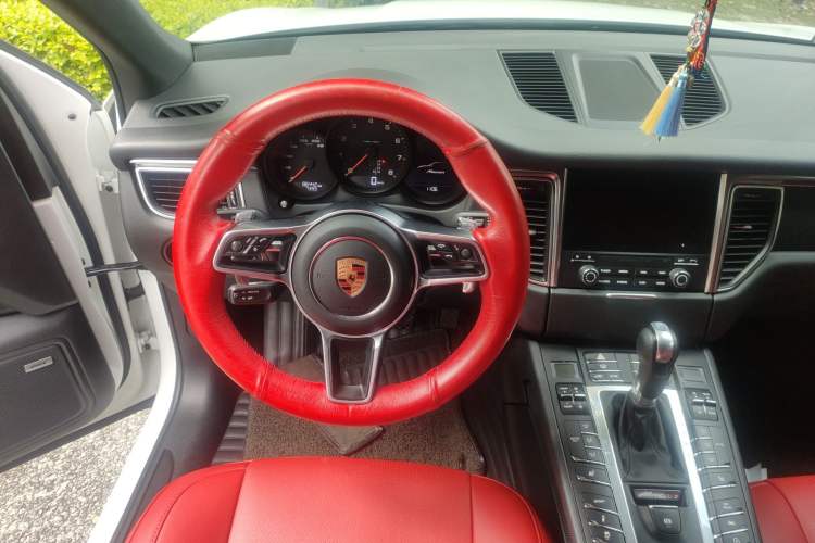 Used Porsche Macan 2017 Macan 2.0T Steering Wheel