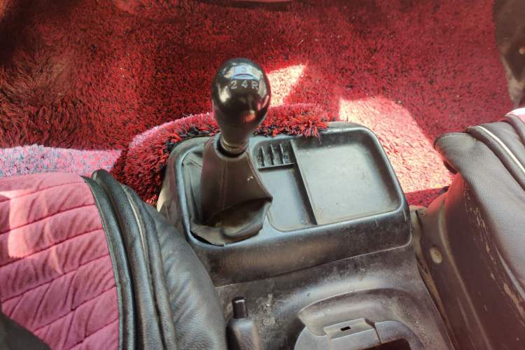 Used JAC Group Refine 2011 2.0L Shuttle Gasoline Comfort Edition HFC4GA3
