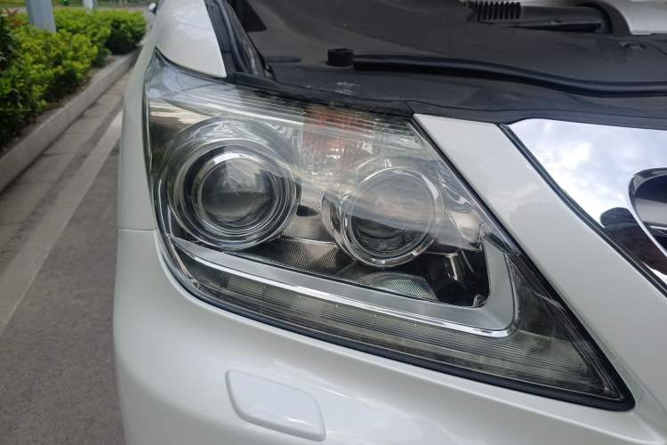 Used Lexus LX 2009 570
