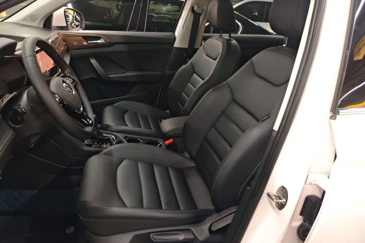 Used Volkswagen Tharu 2019 280TSI Two-Wheel Drive Luxury Version China VI Standard
