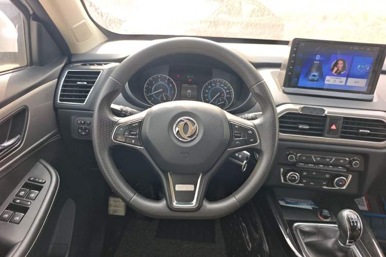 Used Dongfeng Fengon S560 2018 1.8L Manual Urban Model 7 Seats
