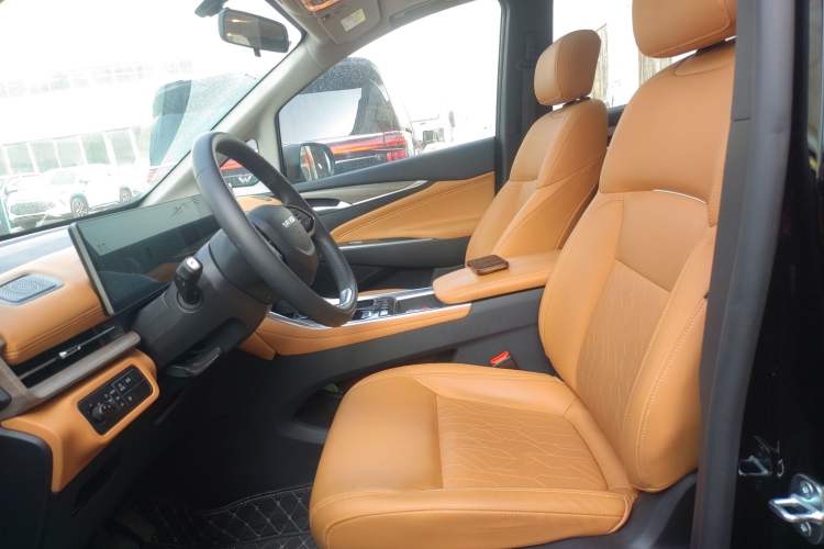 Used SAIC MAXUS G50 PHEV 2025 Leading Edition Left Front Seat