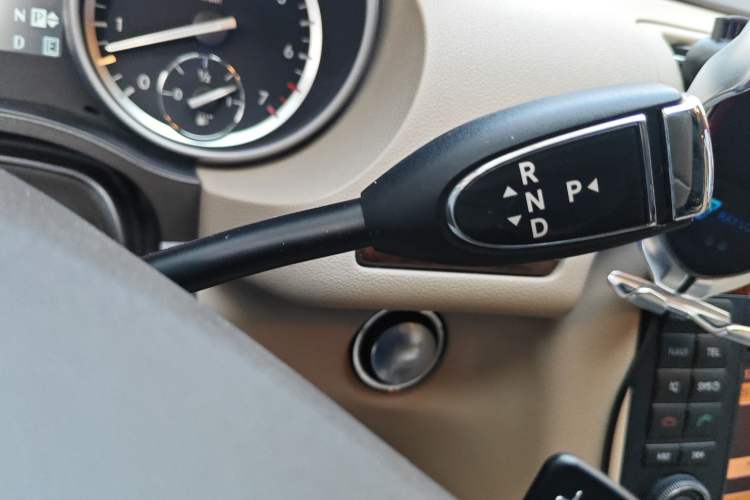 Used Mercedes-Benz R-Class 2011 R 350 L 4MATIC Gear Lever