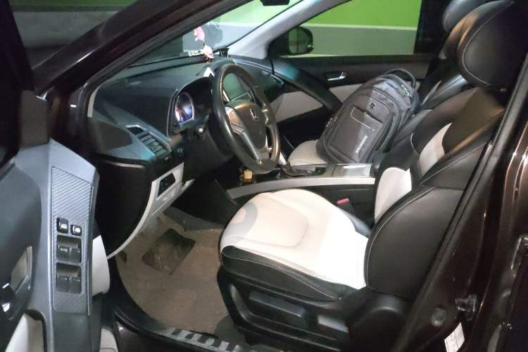 Used Luxgen U6 SUV 2014 1.8T Fashion Edition Driver Seat