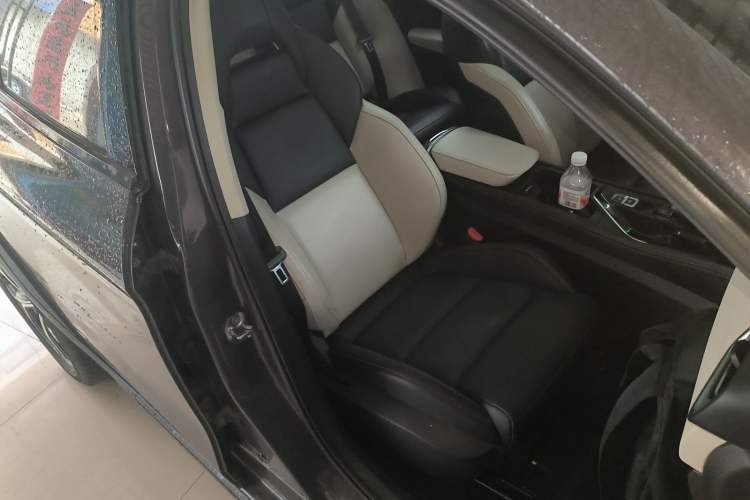 Used Lynk & Co 02 2022 1.5T DCT Shine Plus Right Front Seat