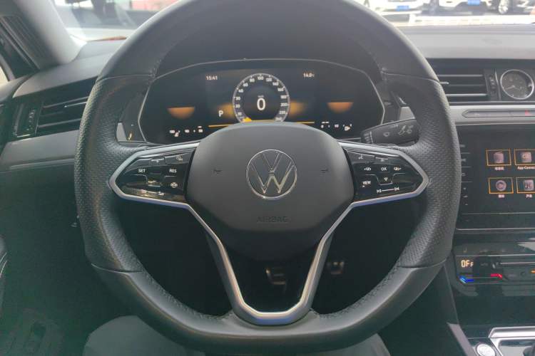 Used Volkswagen Magotan 2023 2 Million Units Limited Edition 330TSI DSG Leading Version Steering Wheel