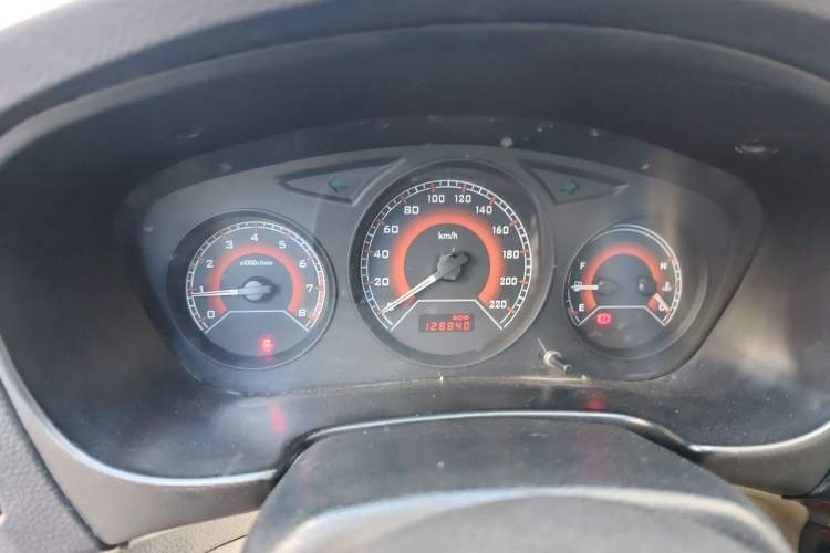 Used Soueast V3 Lingyue 2012 1.5L Manual Comfort Edition
