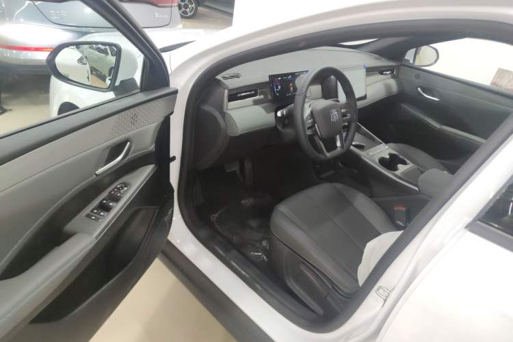 Used BYD Qin PLUS  Driver Seat