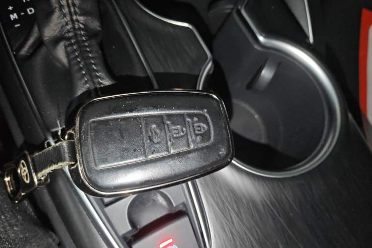 Used Toyota Camry 2021 2.0G Luxury Edition
