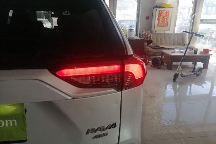 Used Toyota RAV4 2021 2.0L CVT 4x4 Trend Edition
