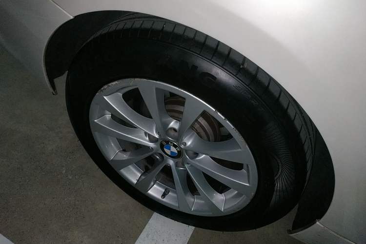 Used BMW 3 Series GT 2014 320i Leading Model
