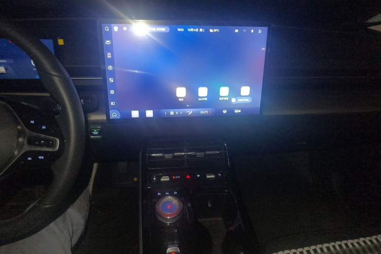 Used Wuling Xingguang 2024 Co-Creation Edition 510 Advanced Model Audio And AC Panel