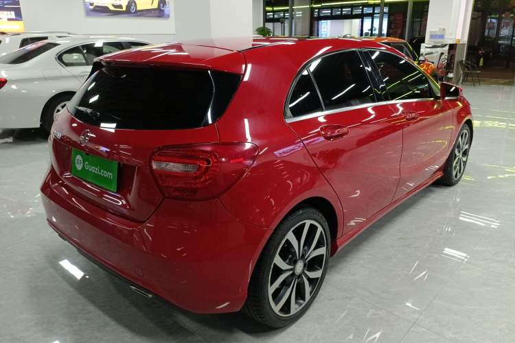 Used Mercedes-Benz A-Class 2015 A 200 Fashion Model Rear Right 45 Deg