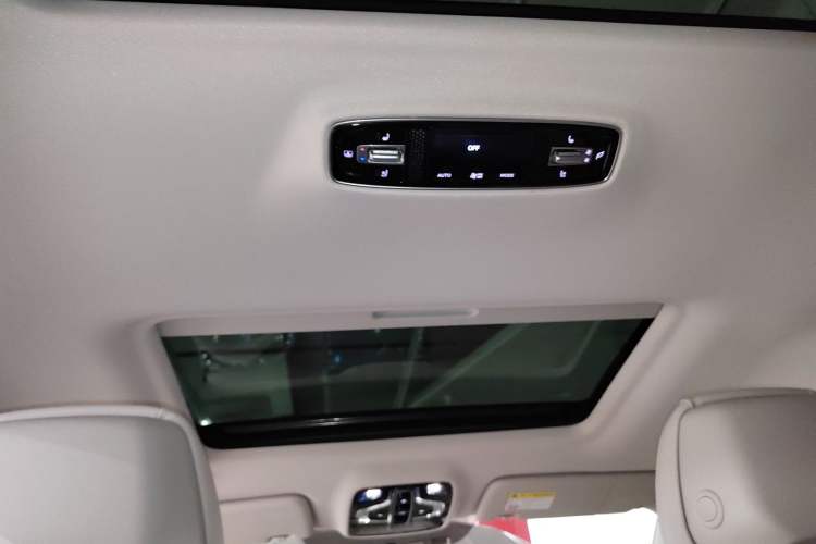 Used Roewe iMAX8 2023 400TGI Comfort Edition