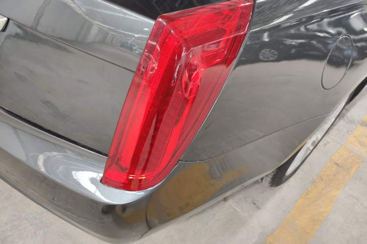 Used Cadillac XTS 2015 28T Comfort Model Right Rear Taillight