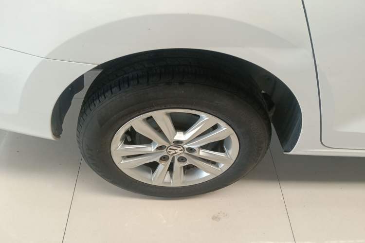 Used Volkswagen Jetta 2015 1.6L Automatic Fashion Model Right Rear Wheel Hub