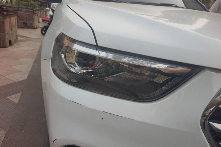 Used Haval H6 2019 Sport Edition 1.5T Automatic Two-Wheel Drive Elite Model China VI Right Front Headlight