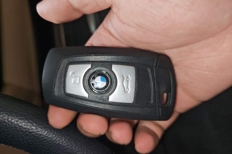 Used BMW 3 Series 2015 320i Active Edition
