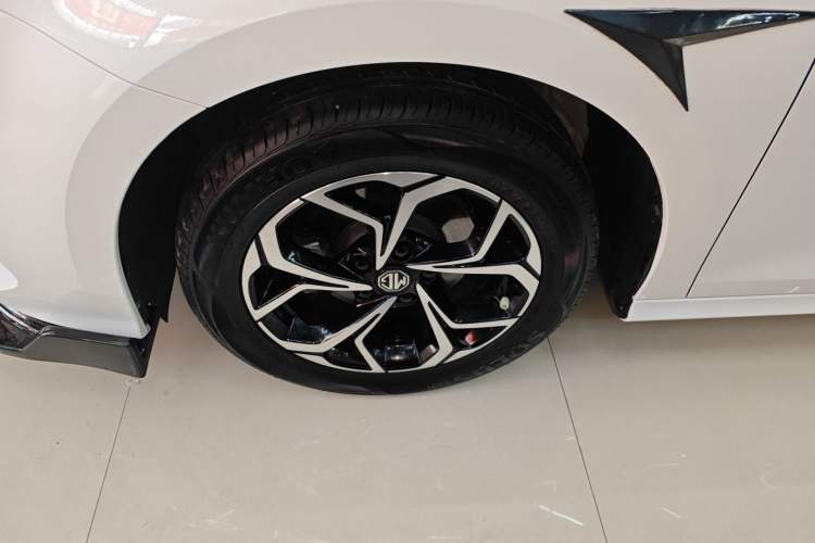 Used MG 5 2023 180 DVVT CVT Luxury Edition
