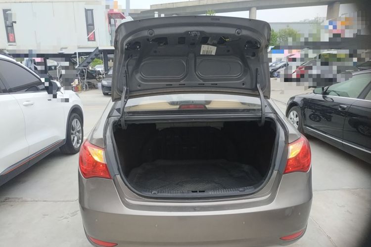 Used Hyundai Celesta 2015 1.6L Automatic Comfort Model Trunk