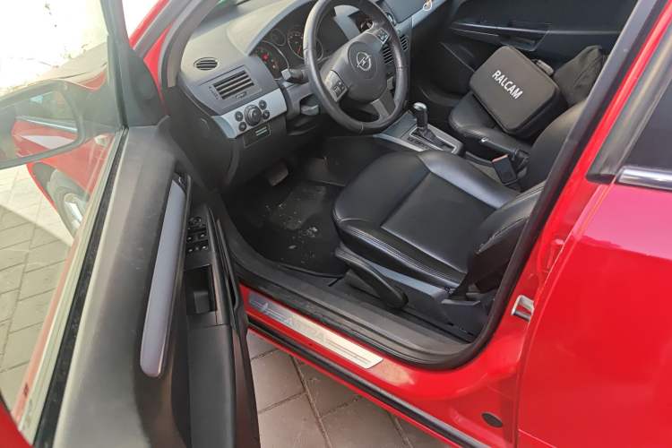 Used Opel Astra 2005 1.8 Luxury Model