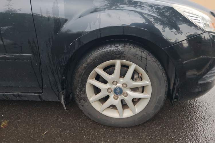 Used Ford Focus 2011 Sedan 1.8L Manual Comfort Model