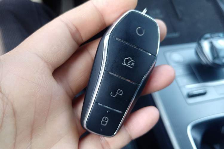 Used BYD Song L DM-i 2025 Intelligent Driving Version 160 km Beyond-Range Type
