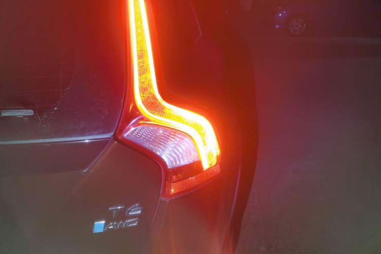 Used Volvo V60 2016 Cross Country T6 AWD
