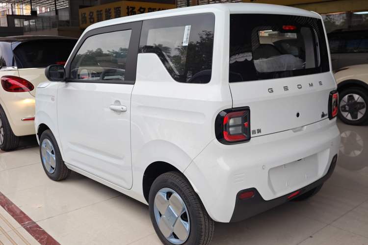 Used Geely Galaxy Panda 2024 Panda Mini 200km Endurance Bear Rear Left 45 Deg