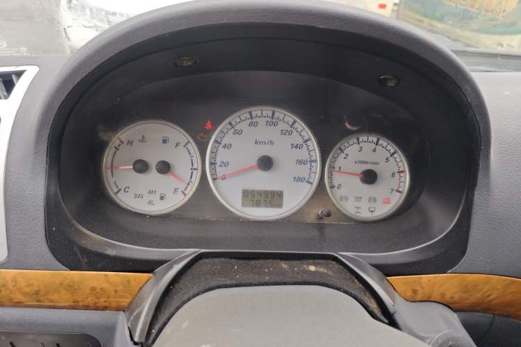 Used Golden Dragon Hiace 2010 2.0L Standard-Wheelbase Premium Version V19
