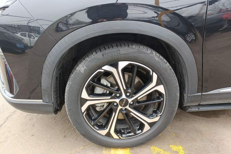 Used Dongfeng Aeolus Huge 2022 Mach Dual-Motor 1.5T MHD Dare-to-Dream Edition