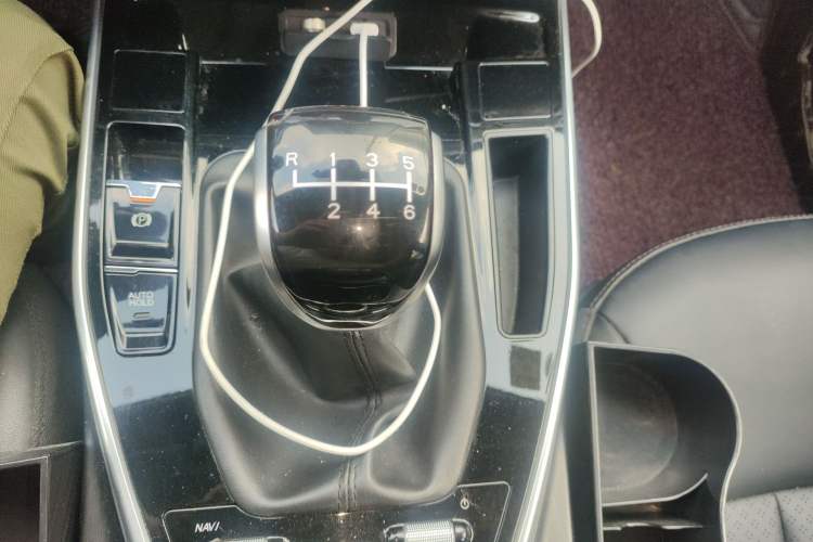 Used Soueast DX7 2018 Prime 1.5T Manual Luxury Model China V Standard
