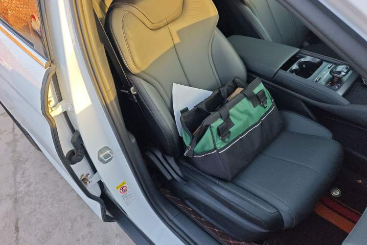 Used BYD Qin L 2025 DM-i Smart Drive 120KM Leading Model
