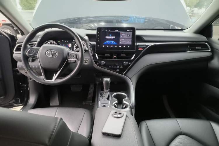 Used Toyota Camry 2023 2.0G Luxury Edition