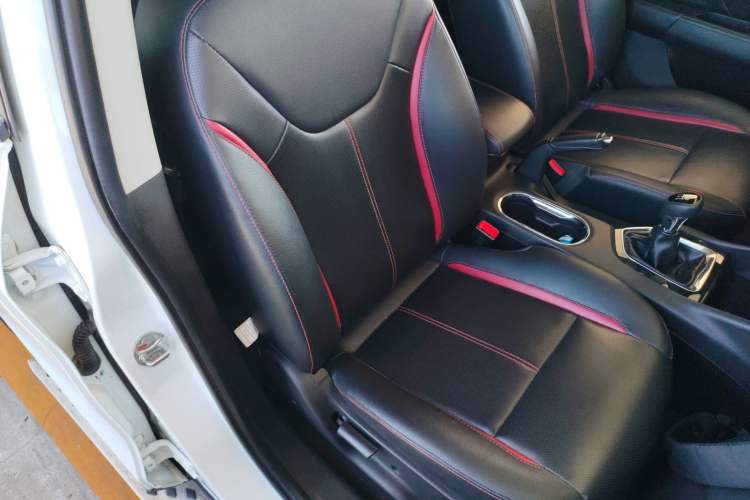 Used Soueast DX3 2016 1.5L Manual Luxury Edition