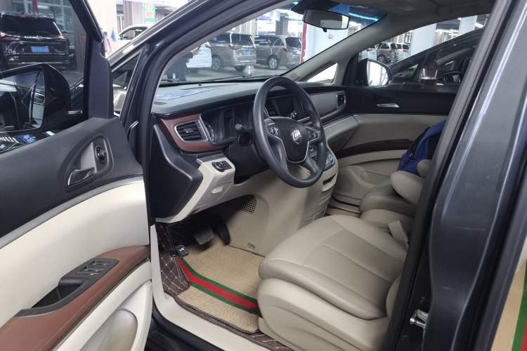 Used Buick GL8 2018 28T Comfort Model China VI Standard