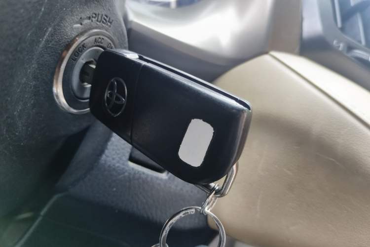 Used Toyota RAV4 2013 2.0L CVT Two-Wheel Drive Urban Edition Vehicle Key