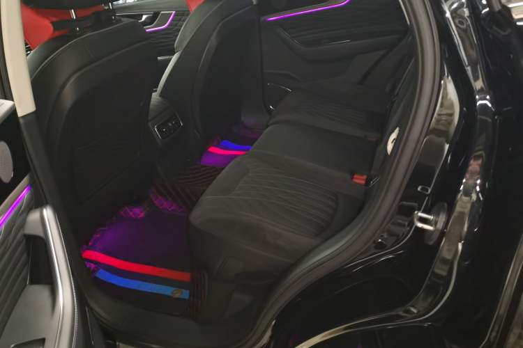 Used Hongqi HS5 2022 Facelifted Version 2.0T Smart Connect Flagship All-Wheel-Drive Edition
