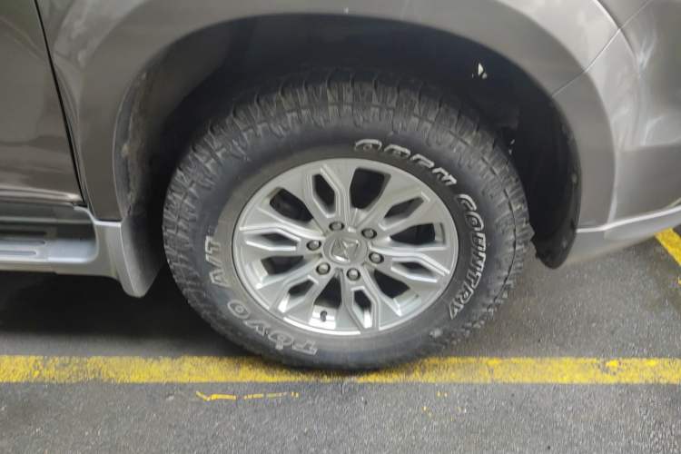 Used JMC Yusheng S350 2013 2.4T Automatic 2WD Diesel Luxury Edition 5 Seats
