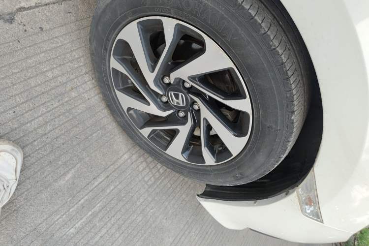 Used Honda Civic 2016 220TURBO CVT Luxury Edition Right Front Wheel Hub