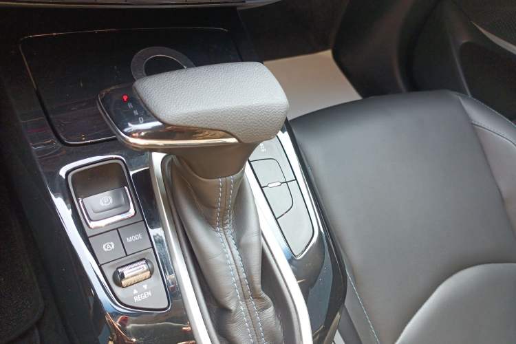 Used Chevrolet Menlo 2023 Star Enjoyment Version Plus Gear Lever