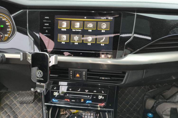 Used Volkswagen Passat 2020 330TSI Elite Edition China VI Audio And AC Panel