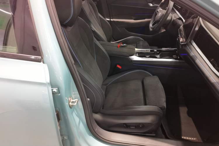 Used Volkswagen Passat 2025 Pro 380TSI Starry Dragon Luxury Edition
