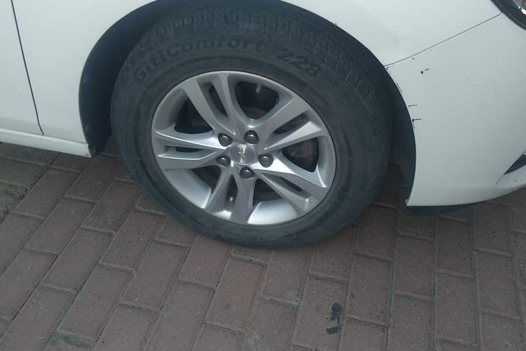 Used Chevrolet Cavalier 2016 1.5L Automatic Xinyue Edition Right Front Wheel Hub