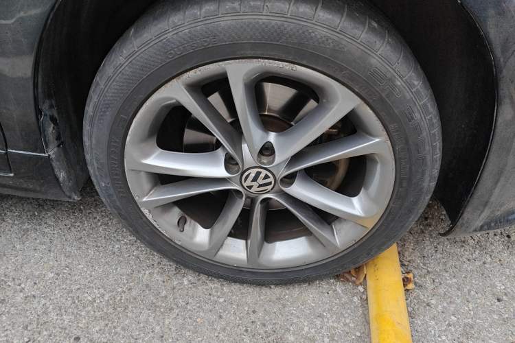 Used Volkswagen Scirocco 2013 2.0 TSI Million-Mile Edition Right Front Wheel Hub