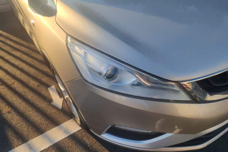 Used Geely Auto Emgrand GS 2016 Elegant Edition 1.3T Manual LingShang Model Right Front Headlight