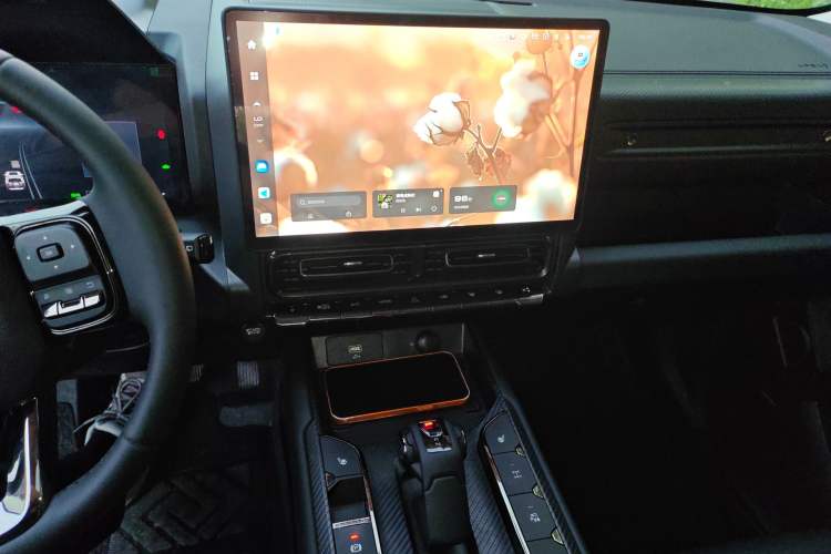 Used Haval Raptor New Energy 2024 Hi4 145 Cross-Over Edition Audio And AC Panel